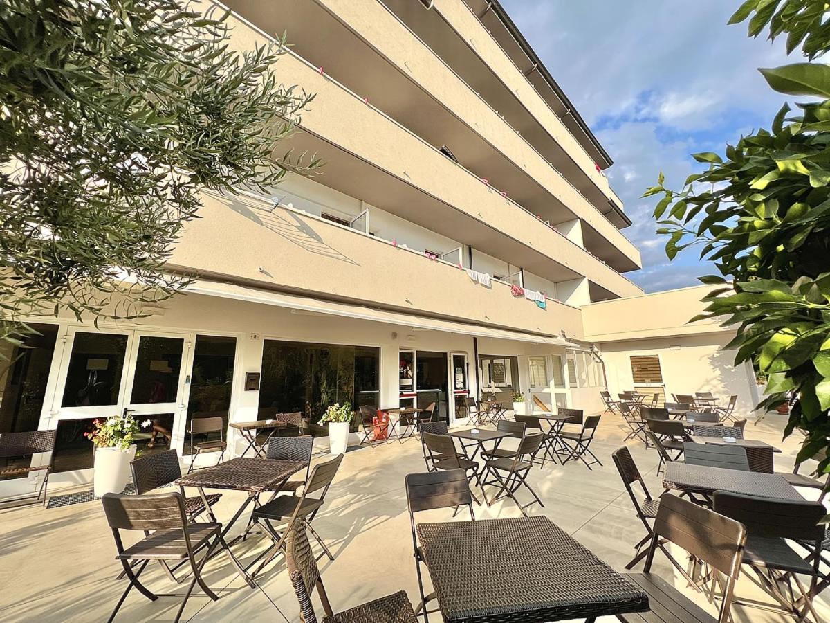 Hotel Old River Lignano Sabbiadoro Exteriér fotografie