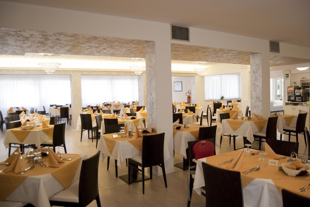 Hotel Old River Lignano Sabbiadoro Exteriér fotografie